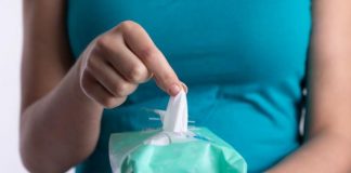 Експертите откриваат зошто треба да ги избегнувате влажните марамчиња: Ја знаете ли РАЗЛИКАТА ВО ОДРЖУВАЊЕТО НА ХИГИЕНАТА кај момчињата и девојчињата?