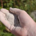 Не ја фрлајте ни случајно пепелта од огнот: Спас за секоја домаќинка, ја ставаат и во фрижидер