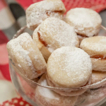 ОРИГИНАЛЕН РЕЦЕПТ ОД БАБА: Ванилици сами се топат во устата