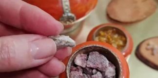 Освен за религиозни обреди, се користи и за побрзо ЛЕКУВАЊЕ НА РАНИ, рамнотежа на хормони – Темјанот го чисти домот и благотворно делува на умот и телото