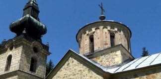 Мајка и ќерка се изгубиле при посета на православен манастир на Крит: Агонијата траела вечно, и двете се во шок!