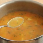 Најбрзата есенска супа од Тик Ток го запали регионот: Готова е за 15, домаќинките се тркаат први да ја зготват