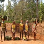 Племе каде зрелите жени мажат 10-годишни момчиња: Ги воспитуваат според нивните стандарди, а нивната цел ја разбираат сите