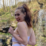 Бев студентка, а поради парите станав проститутка: Ми го стави ова во рака, оттогаш немаше враќање назад