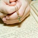 Утре го славиме Митровдeн, оваа молитва мора да ја кажат сите верници: Се верува дека штити од неволји и болести