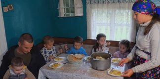 Димитар дал отказ од државната работа со Светлана и 5 деца и отишол во планина: Не знаат како изгледа телефонот