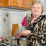 Ме заклучи во златен кафез да му ги родам децата и да бидам домаќинка, па нашол помлада: Со свиткана опашка молеше за прошка