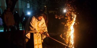 На Бадник, задолжително изговорете ја оваа молитва на следниов начин: На домашните им носи среќа, љубов и благосостојба, а го брка злото