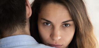 6 знаци кои укажуваат дека мажот не ја почитува сопругата: Велат психолозите