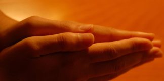 Утре е голем празник, изговорете ја оваа молитва штом станете: Се верува дека носи мир, среќа и здравје
