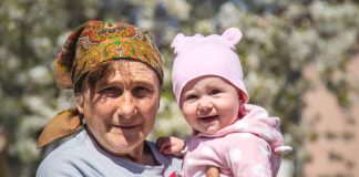 Баба и дала 100 евра на внуката од ќерката, а на внукот од синот 300: Причината е скандалозна!