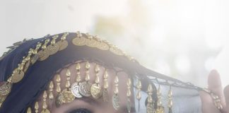 Тамара брат и насилно ја омажил за султанот Мурат, а кога ја однеле во харем, целата земја плачела: На смртна постела побарала само едно
