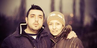 Жена со бебе во рацете тропна на вратата на семејството на Елдар Нурковиќ: Госпоѓо, вашиот сопруг има уште едно дете се вика Милена