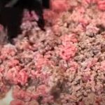 Додадете само една полна лажица од оваа неочекувана состојка во меленото месо: Вашите ќофтиња и плескавици ќе бидат најсочни